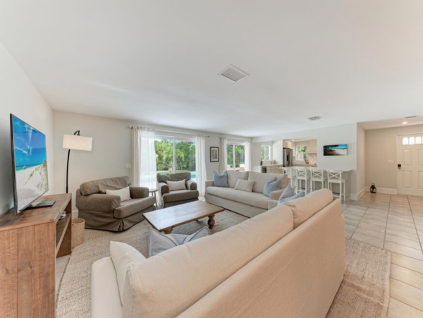 4-Bedroom Home with Private Dock in Anna Maria Island